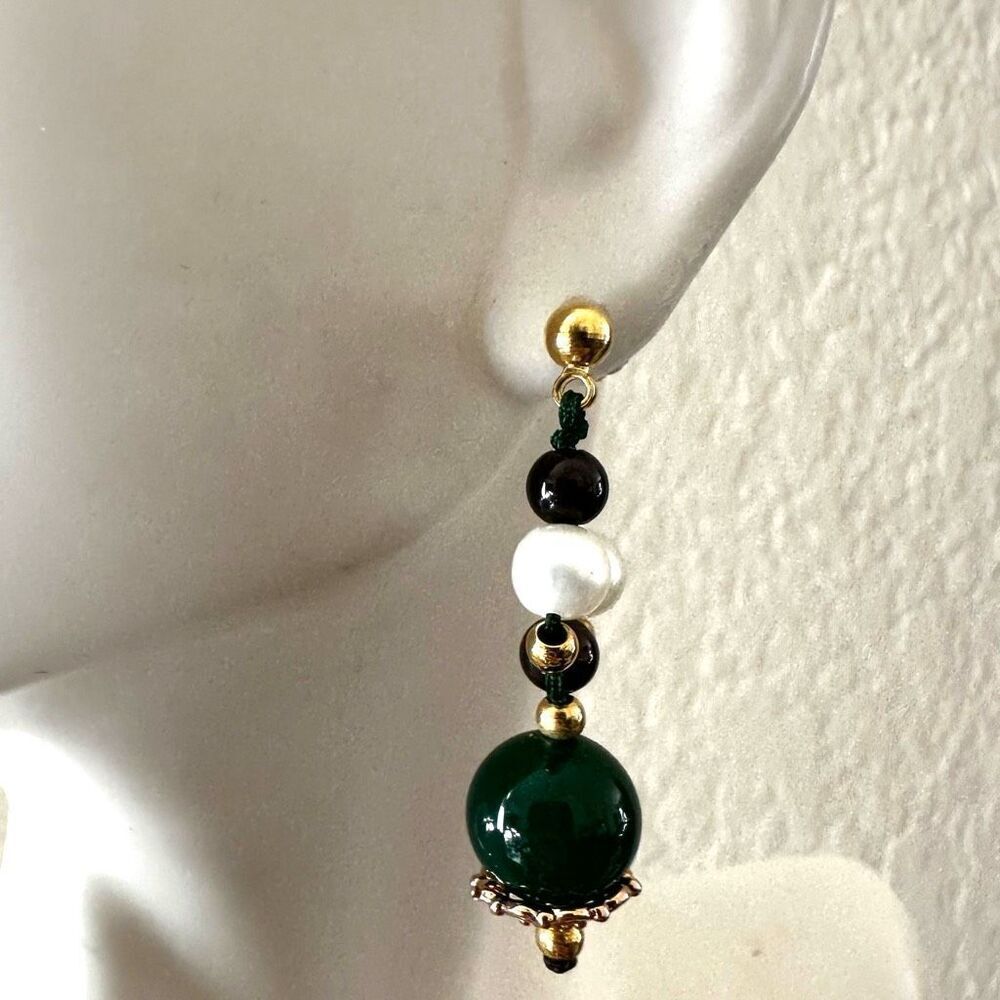 Gold tone green agate and pearl drop earrings - Picture 3 of 6